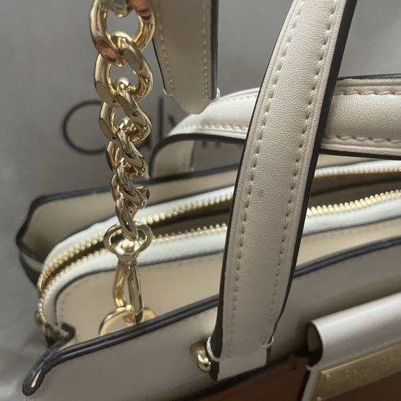 NWOT Calvin Klein Signature Crossbody Shoulder Bag - Picture 7 of 15